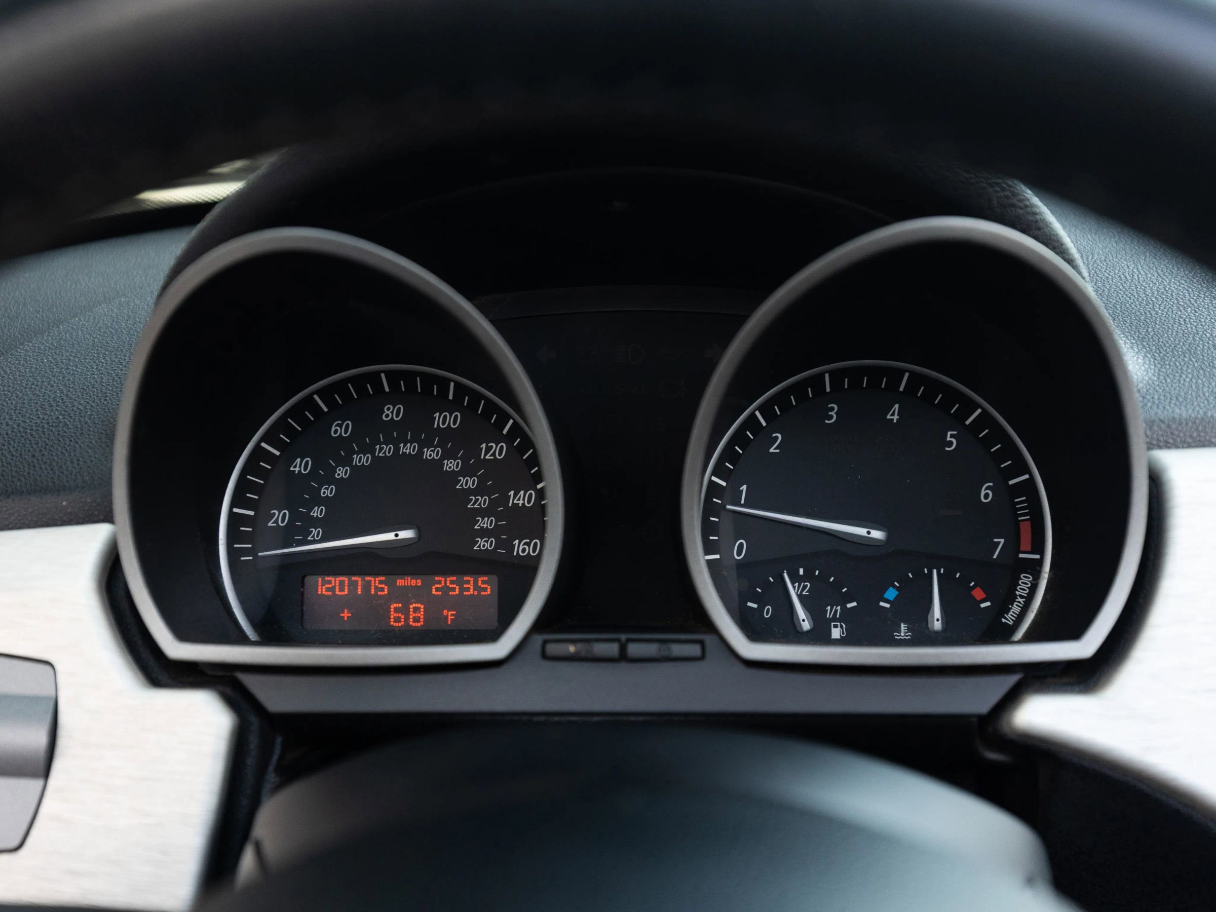 Used 2003 BMW Z4 2.5i image 26