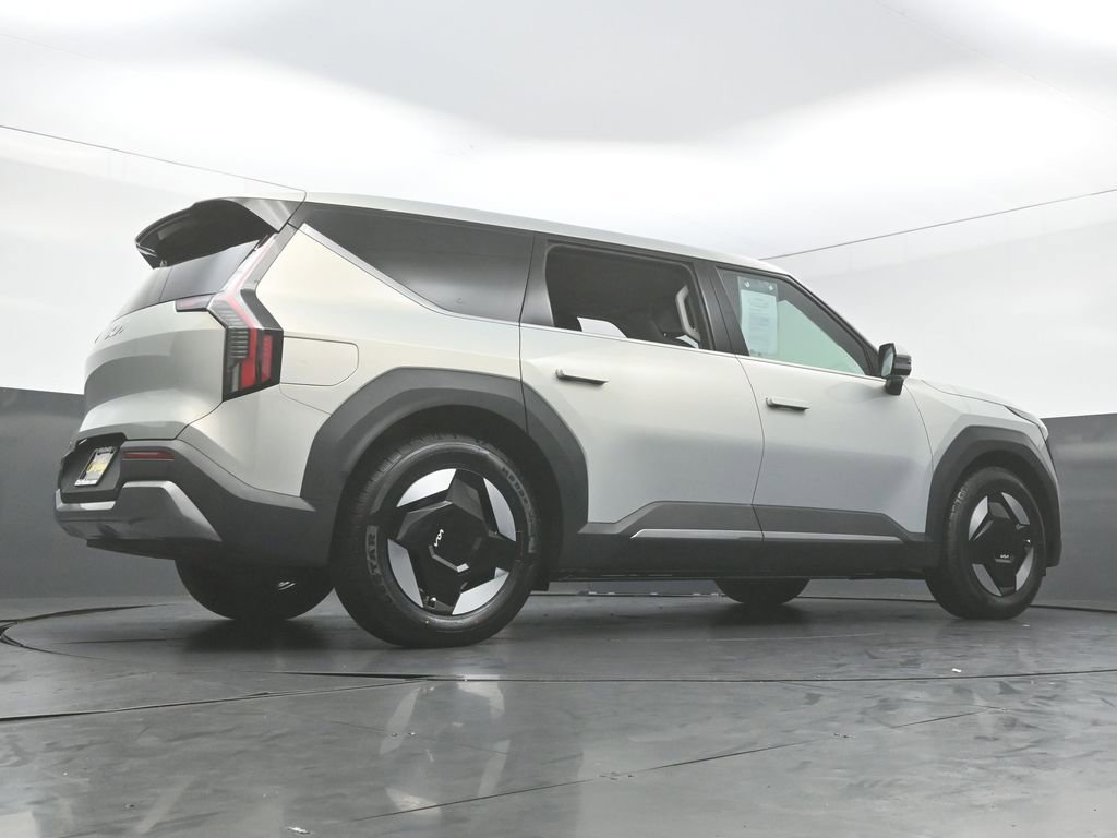 Used 2024 Kia EV9 Light RWD image 49
