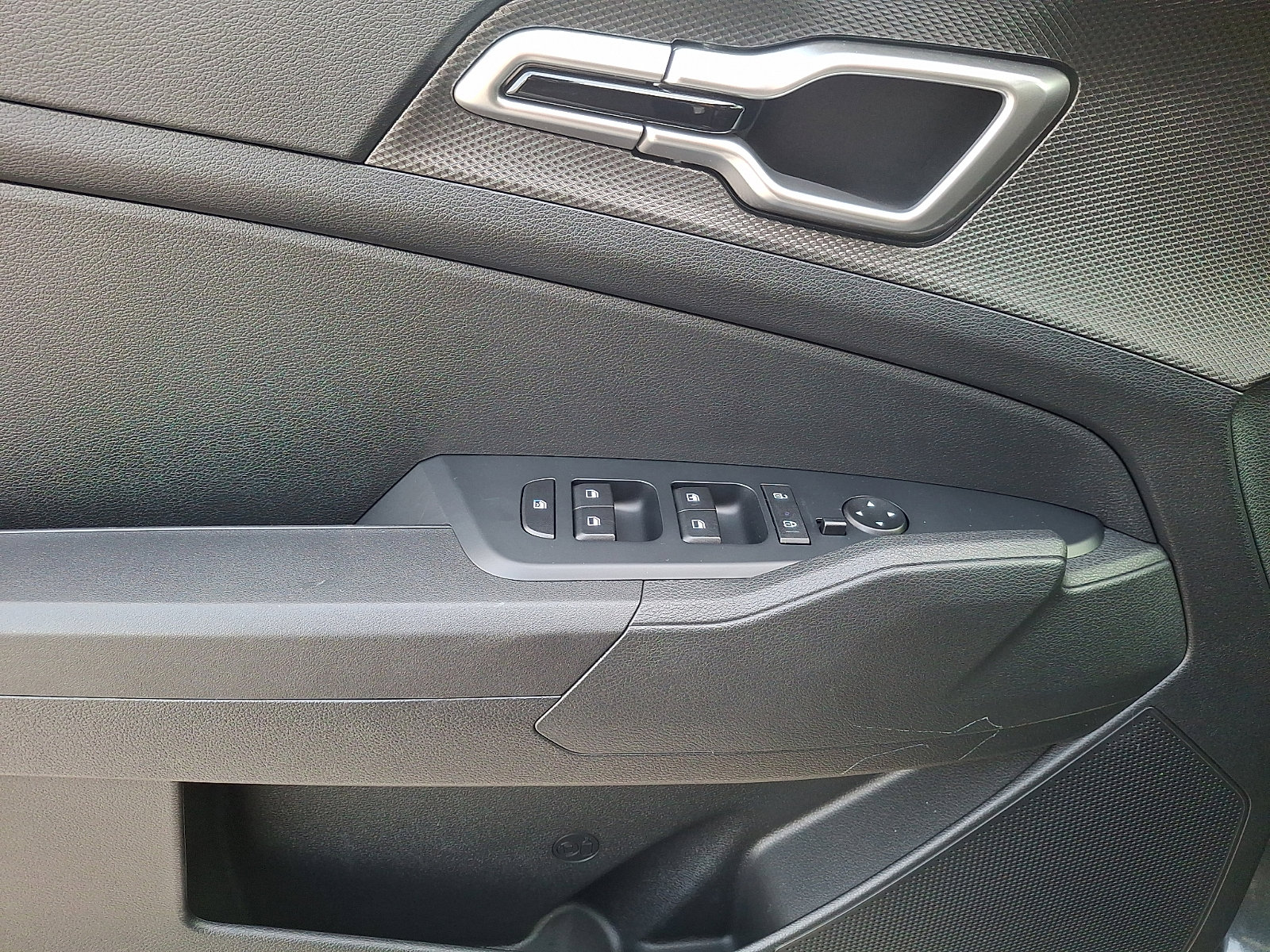 Used 2025 Kia Sportage LX image 12