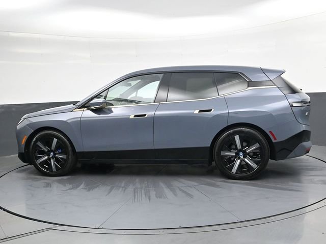 Used 2023 BMW iX xDrive50 w/ Premium Package AWD/4WD image 7