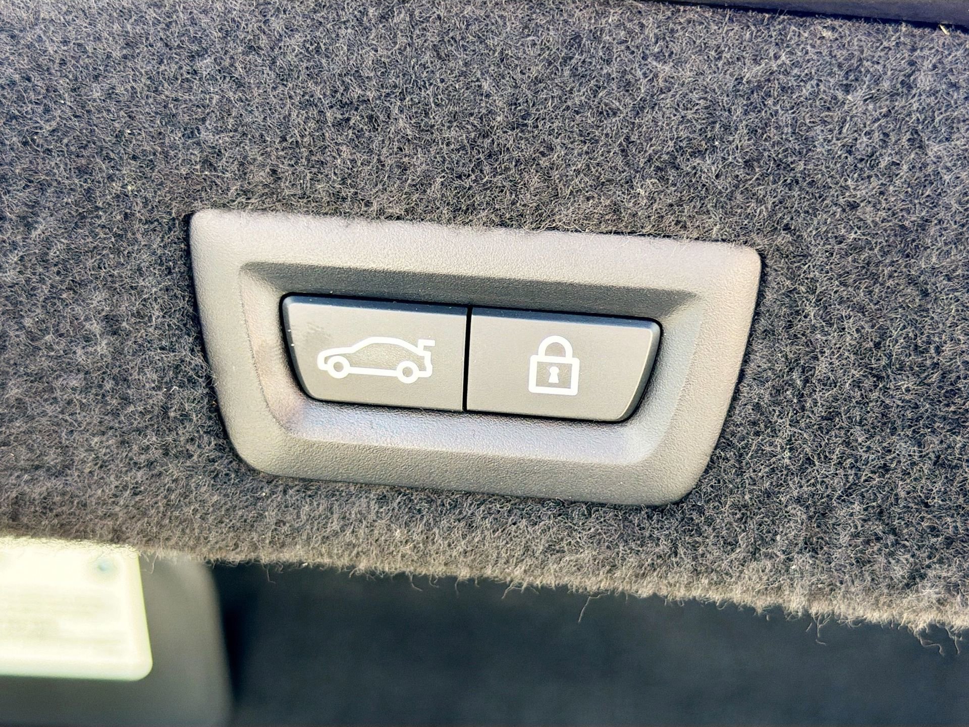 Used 2020 BMW 740i image 14