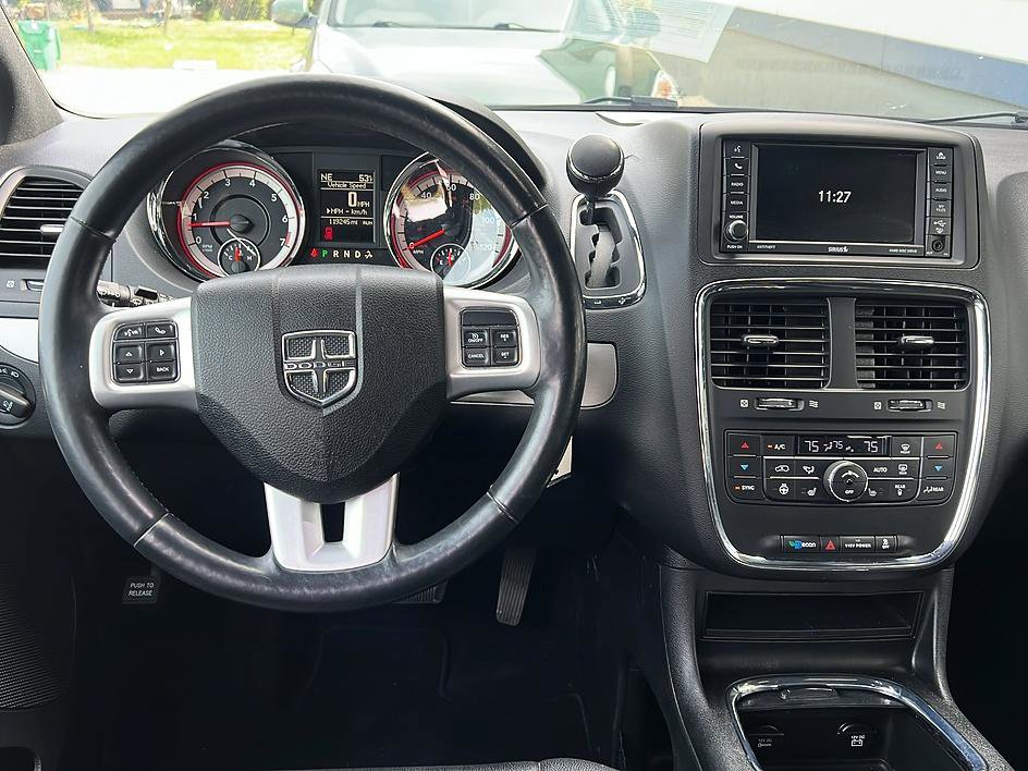 Used 2017 Dodge Grand Caravan GT image 11