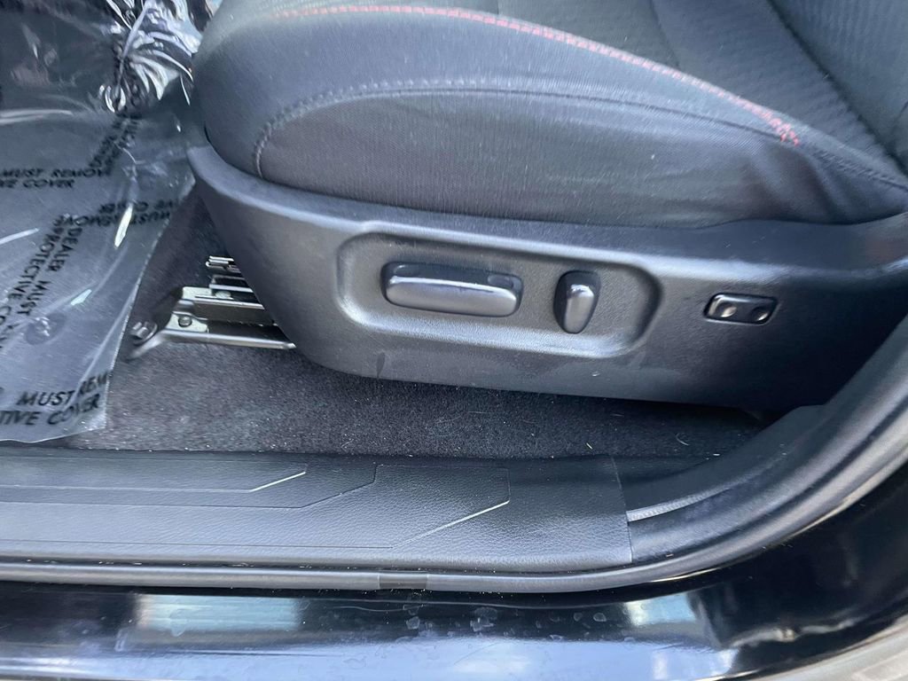 Used 2022 Toyota Tacoma SR5 w/ Technology Package image 30