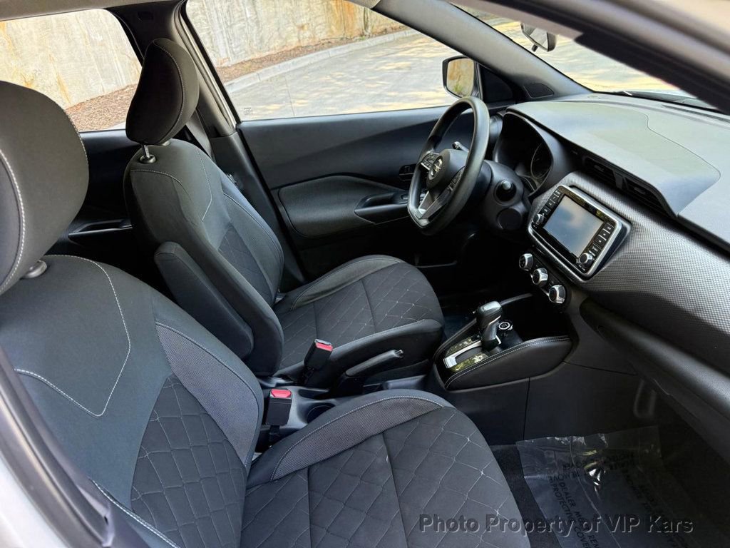 Used 2019 Nissan Kicks S image 10