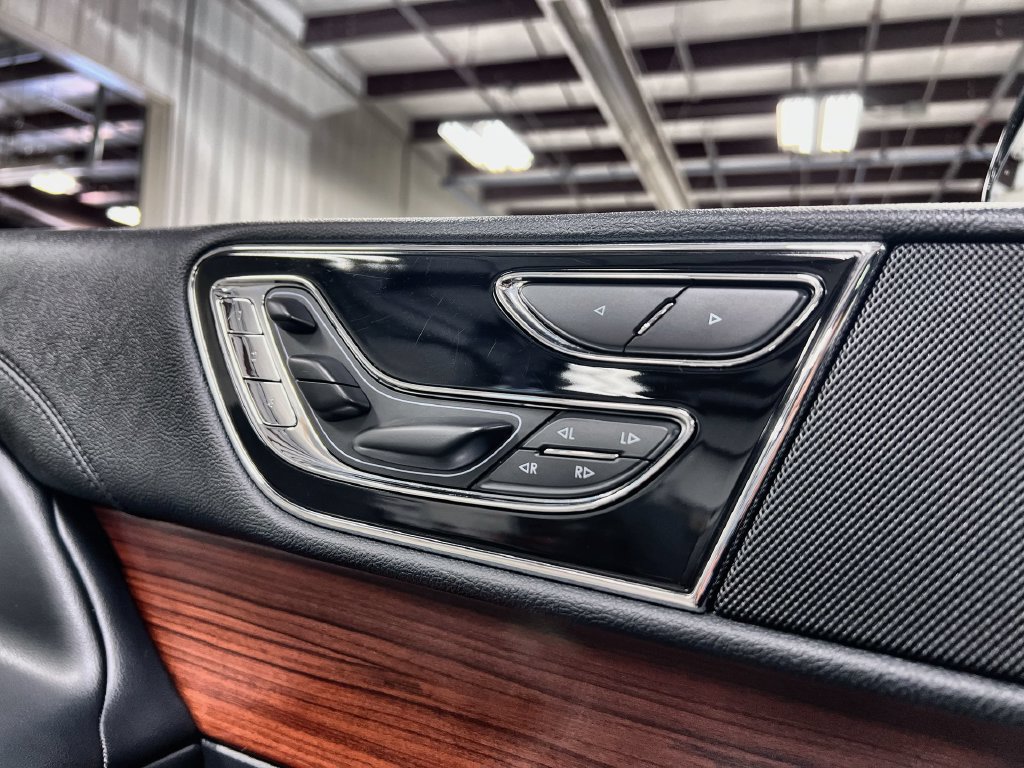 Used 2022 Lincoln Navigator Reserve RWD image 12