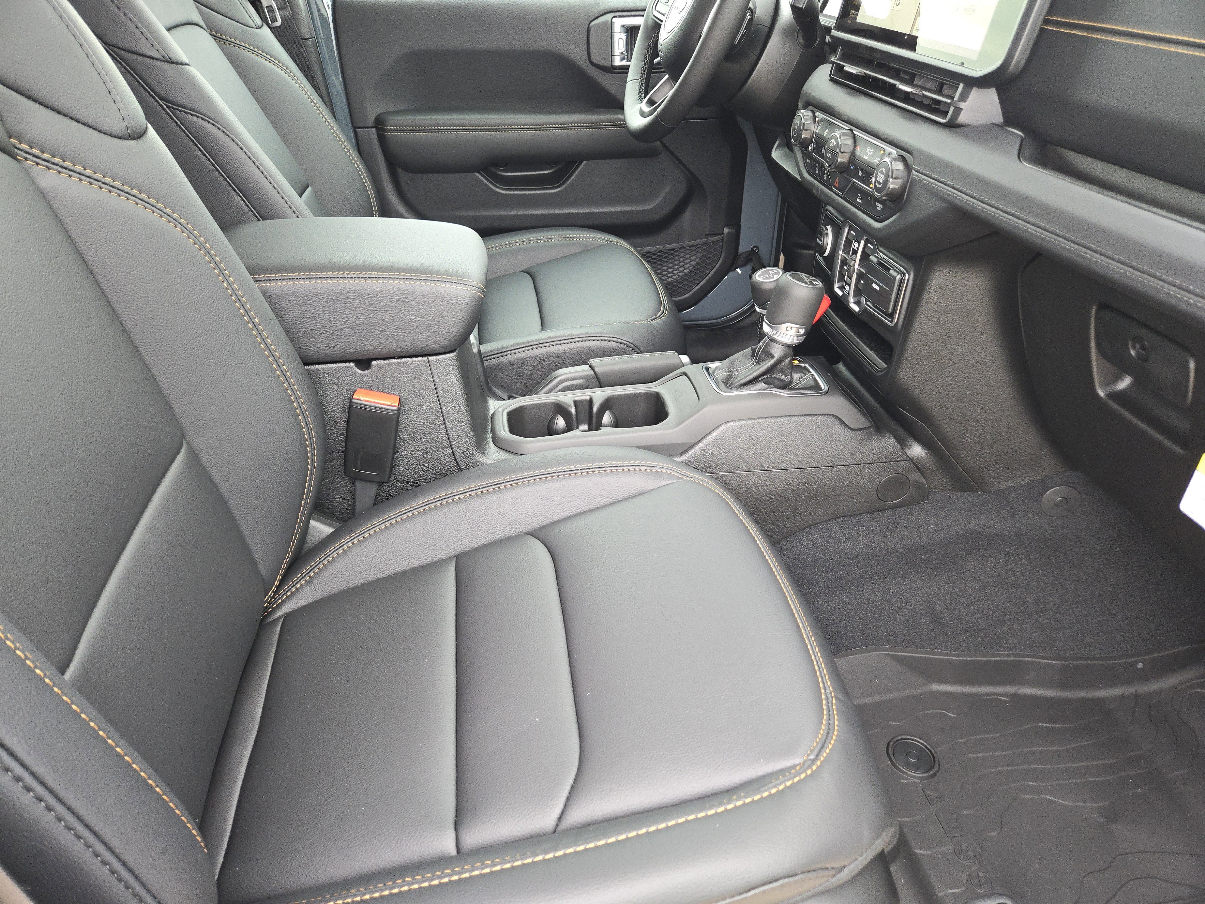 New 2026 Jeep Gladiator Sport AWD/4WD image 12