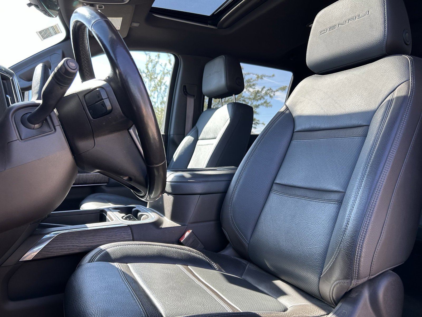 Used 2020 GMC Sierra 2500 Denali w/ Denali Ultimate Package image 12