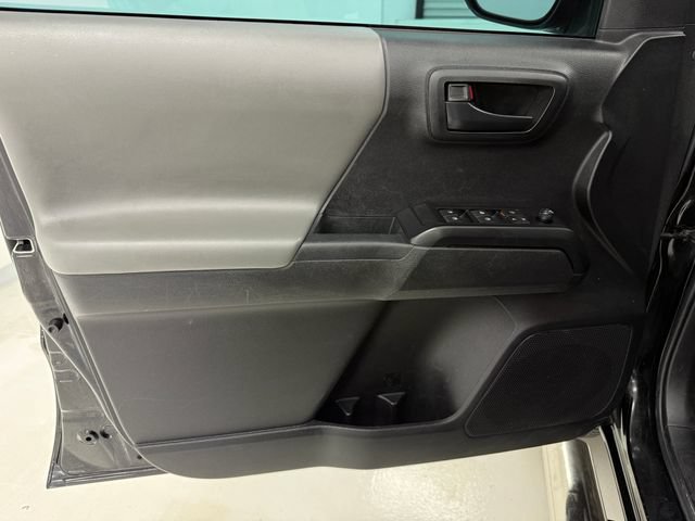 Used 2023 Toyota Tacoma SR AWD/4WD image 31