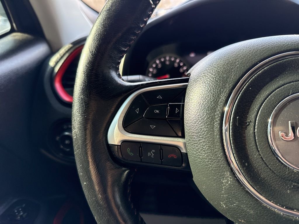 Used 2019 Jeep Renegade Trailhawk w/ Cold Weather Group II image 17