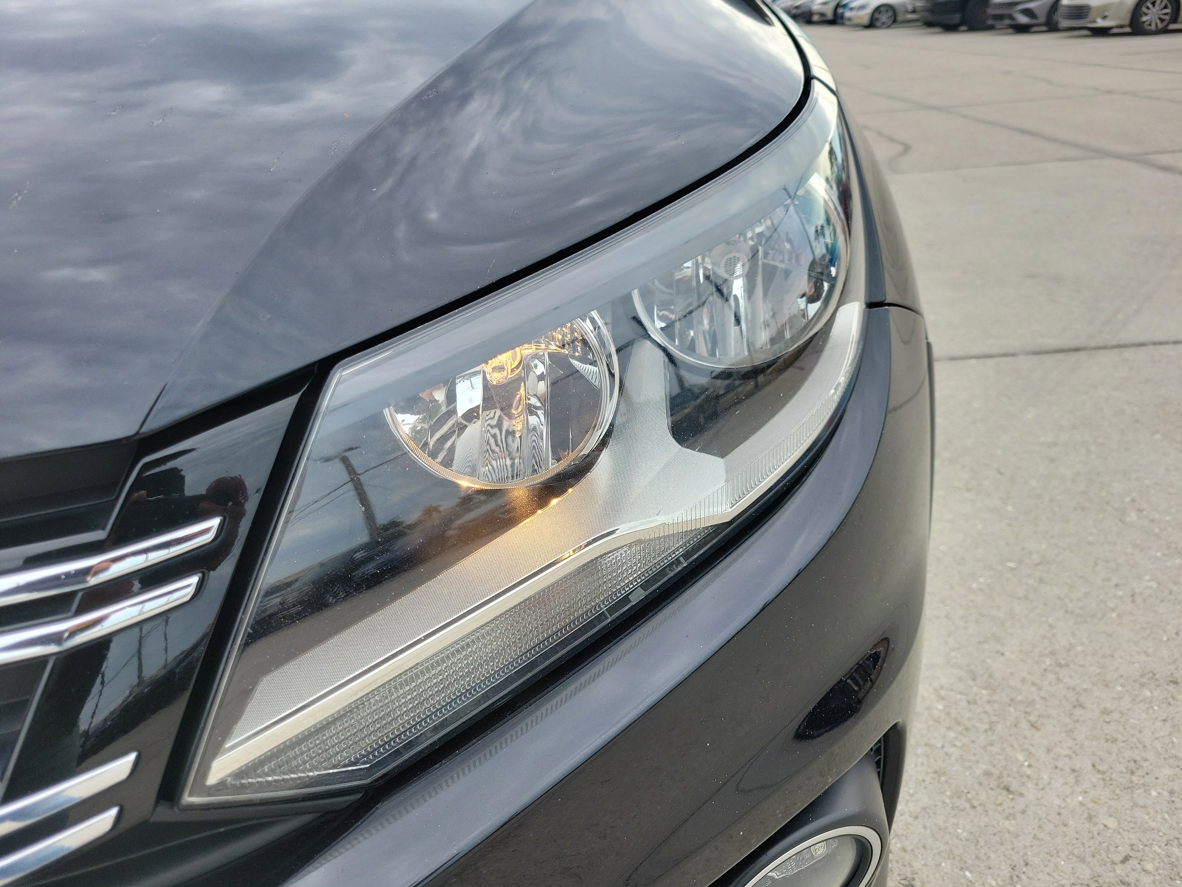 Used 2016 Volkswagen Tiguan R-Line image 9