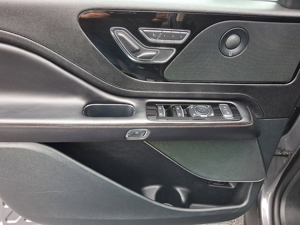 Used 2024 Lincoln Aviator Reserve w/ Equipment Group 201A image 13