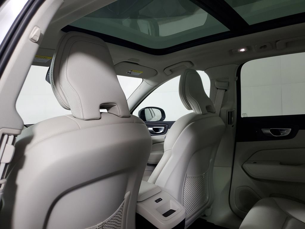 Certified 2024 Volvo XC60 B5 Core w/ Protection Package Premier image 16
