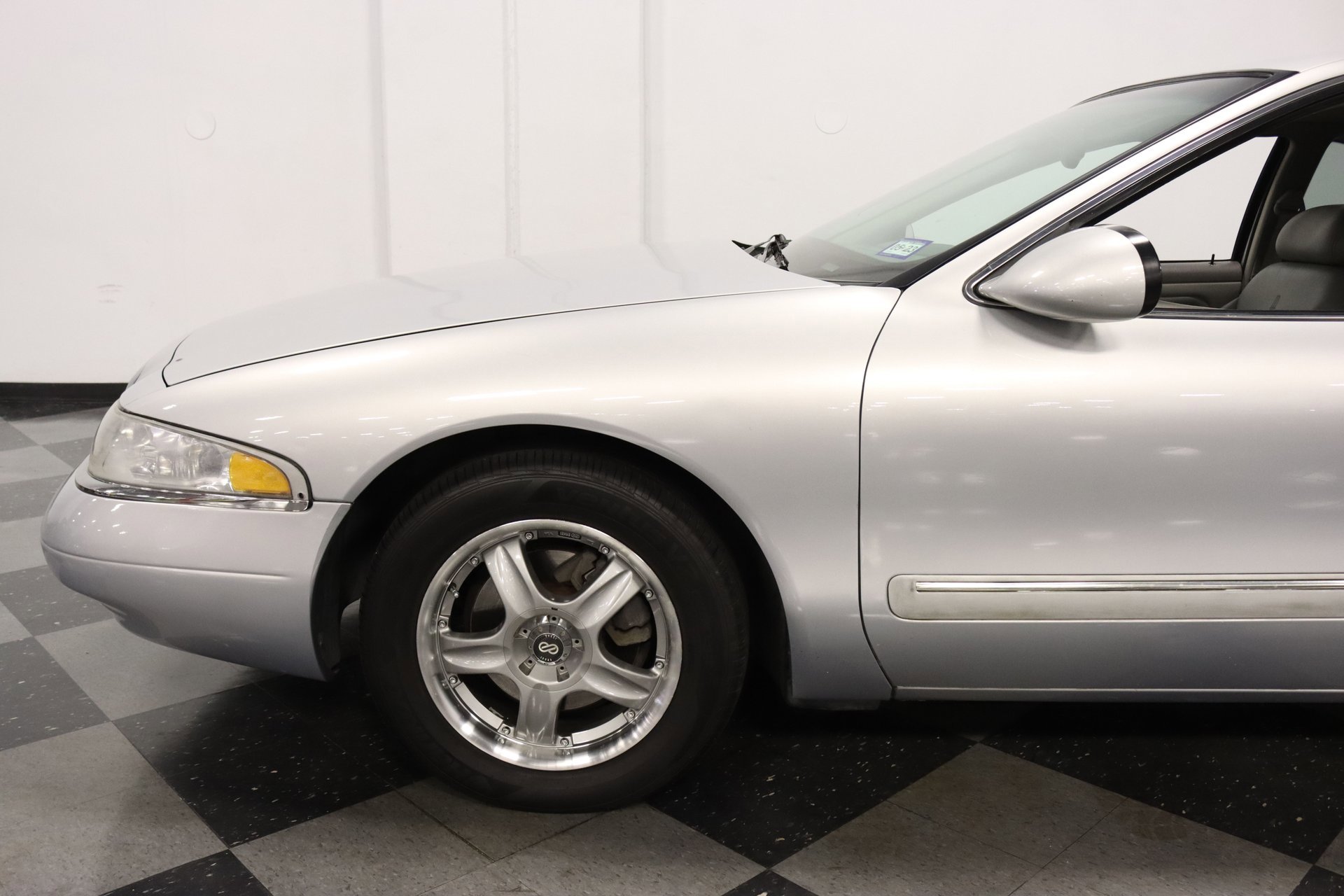 Used 1998 Lincoln Mark VIII RWD image 27