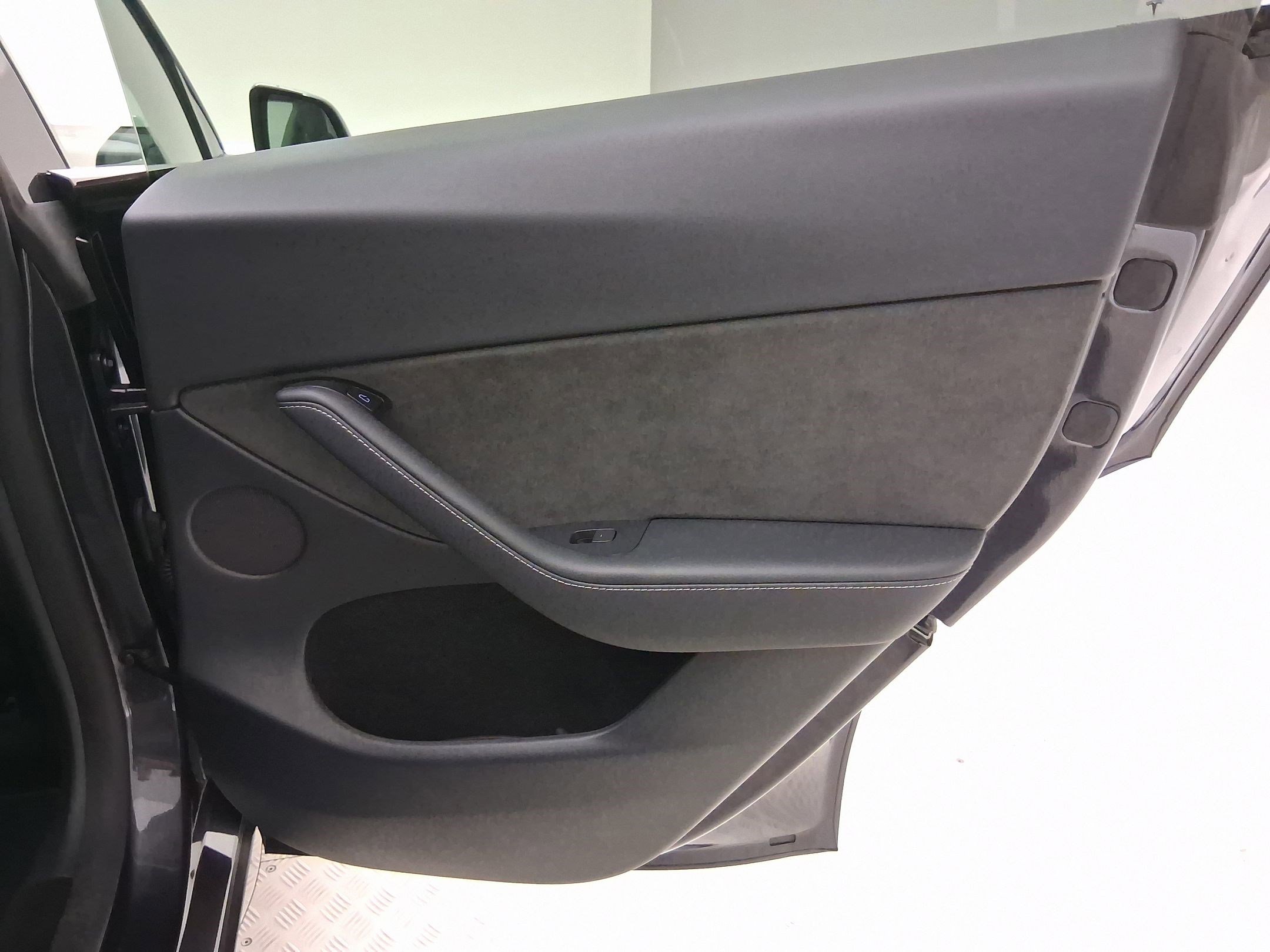 Used 2024 Tesla Model Y Long Range image 28