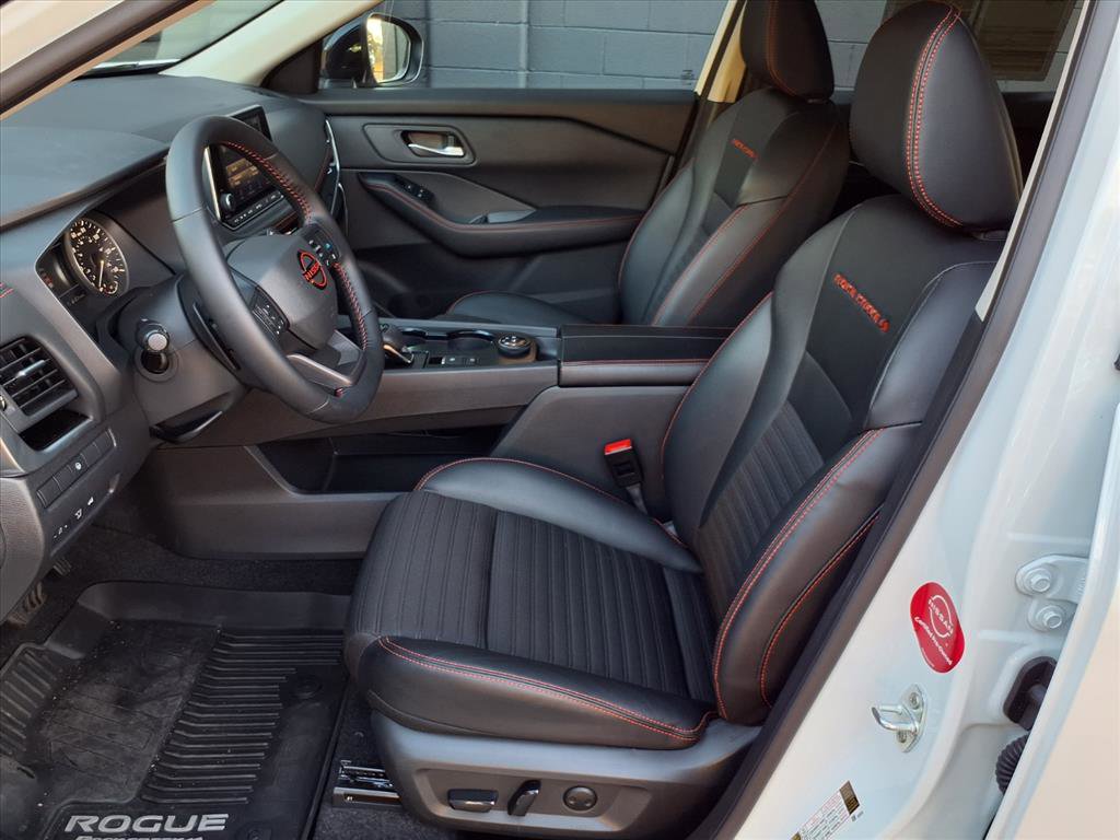 Certified 2025 Nissan Rogue SV image 12