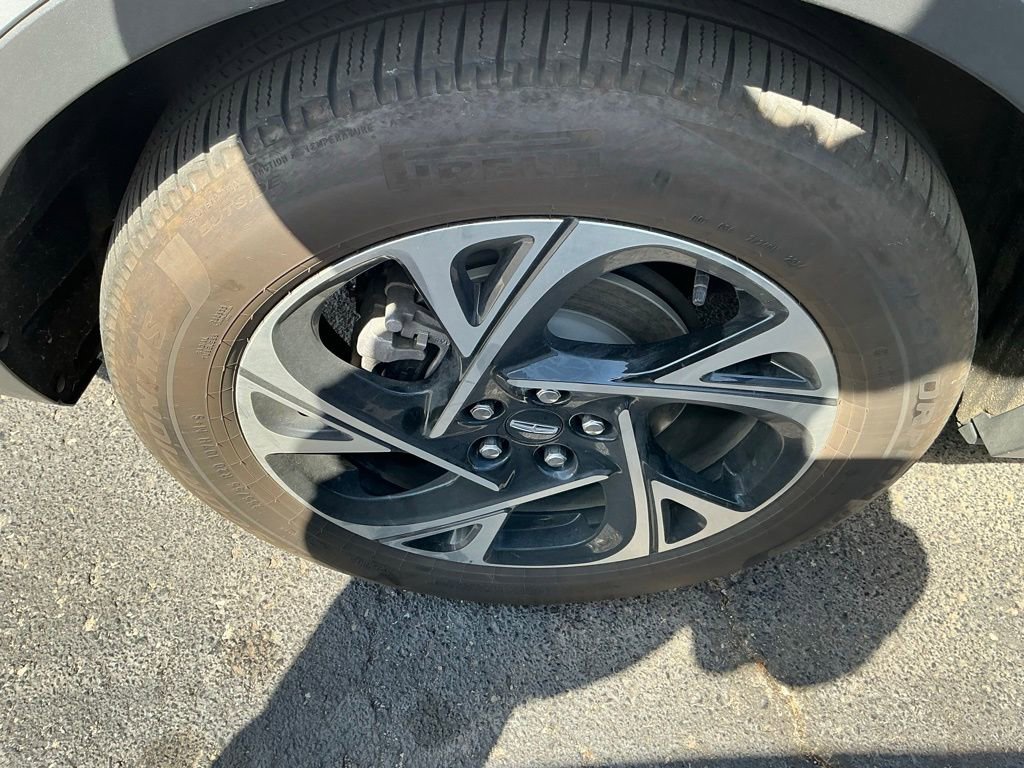 Used 2025 Lincoln Nautilus Premier image 9