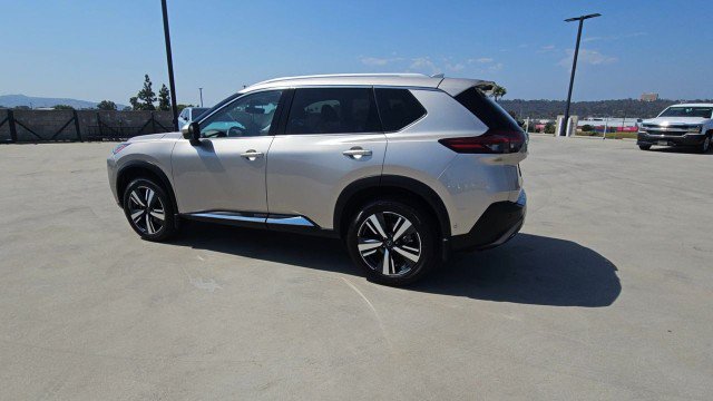 Used 2023 Nissan Rogue SL w/ SL Premium Package FWD image 6