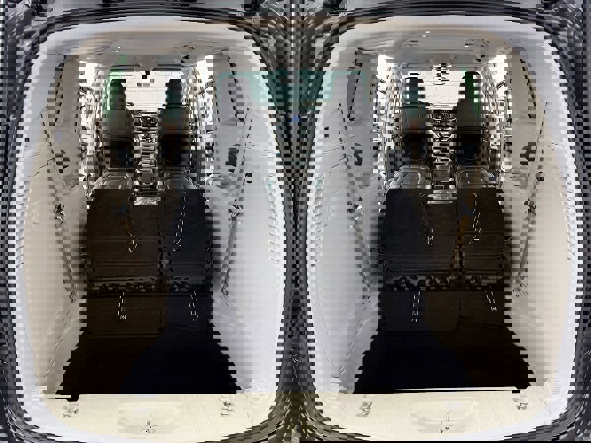 Used 2018 Chrysler Pacifica Touring-L image 26