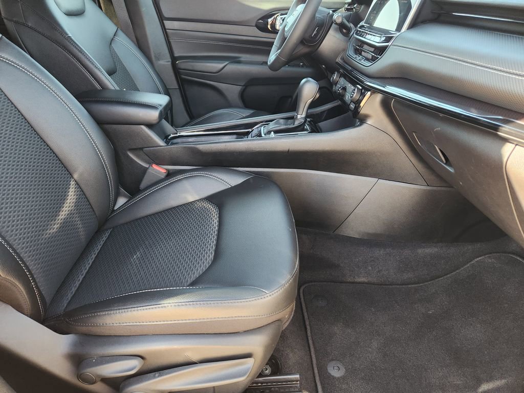 Used 2024 Jeep Compass Latitude w/ Convenience Group image 19