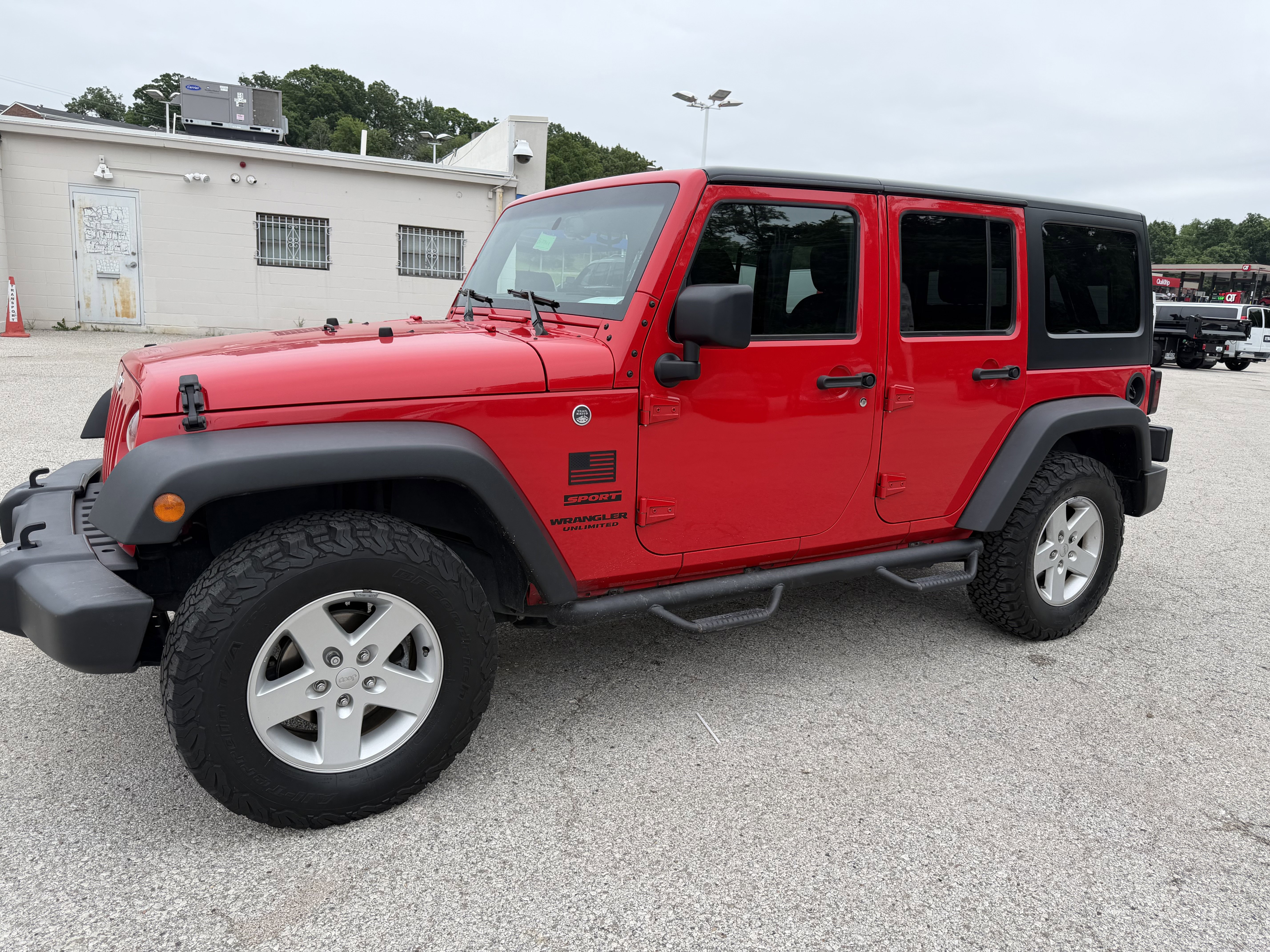 Used 2017 Jeep Wrangler Unlimited Sport w/ Quick Order Package 24S AWD/4WD image 3