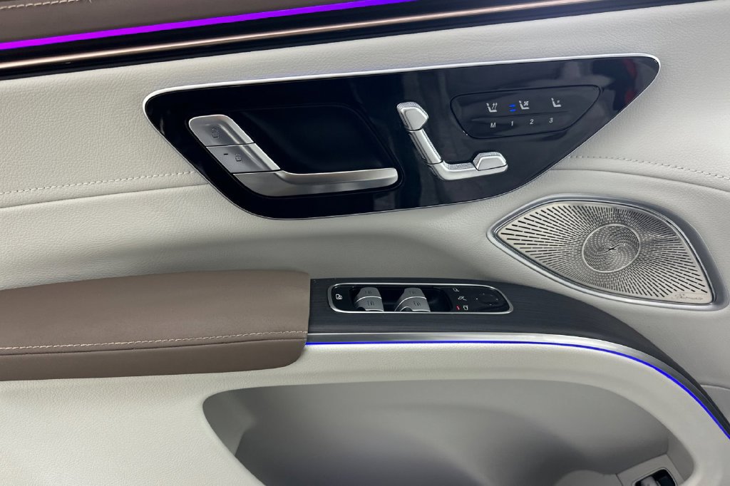 Certified 2023 Mercedes-Benz EQS 580 4MATIC SUV image 11