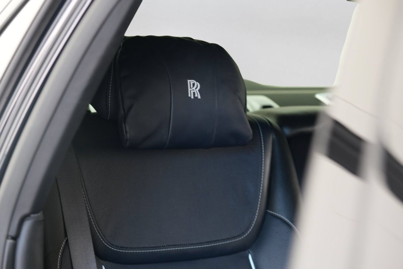 Certified 2020 Rolls-Royce Ghost RWD image 40