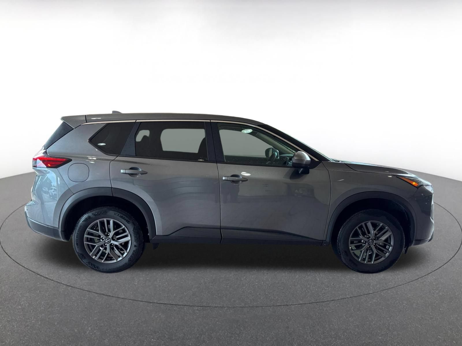 Used 2026 Nissan Rogue SV AWD/4WD image 9