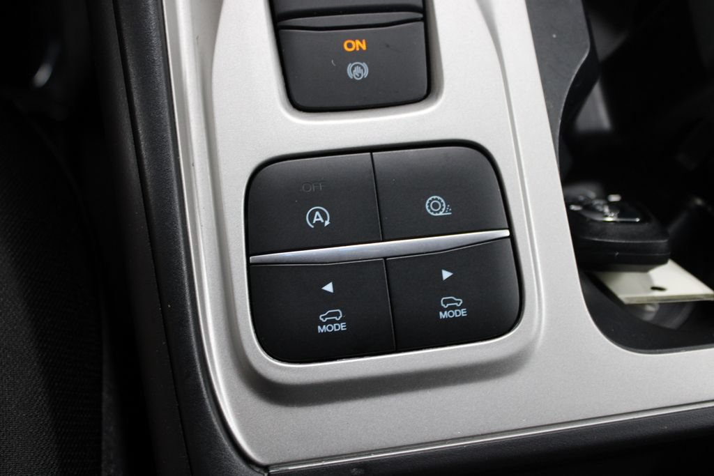 Used 2024 Ford Explorer XLT RWD image 48