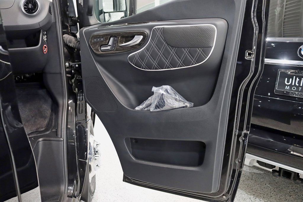 Used 2024 Mercedes-Benz Sprinter 3500 image 39