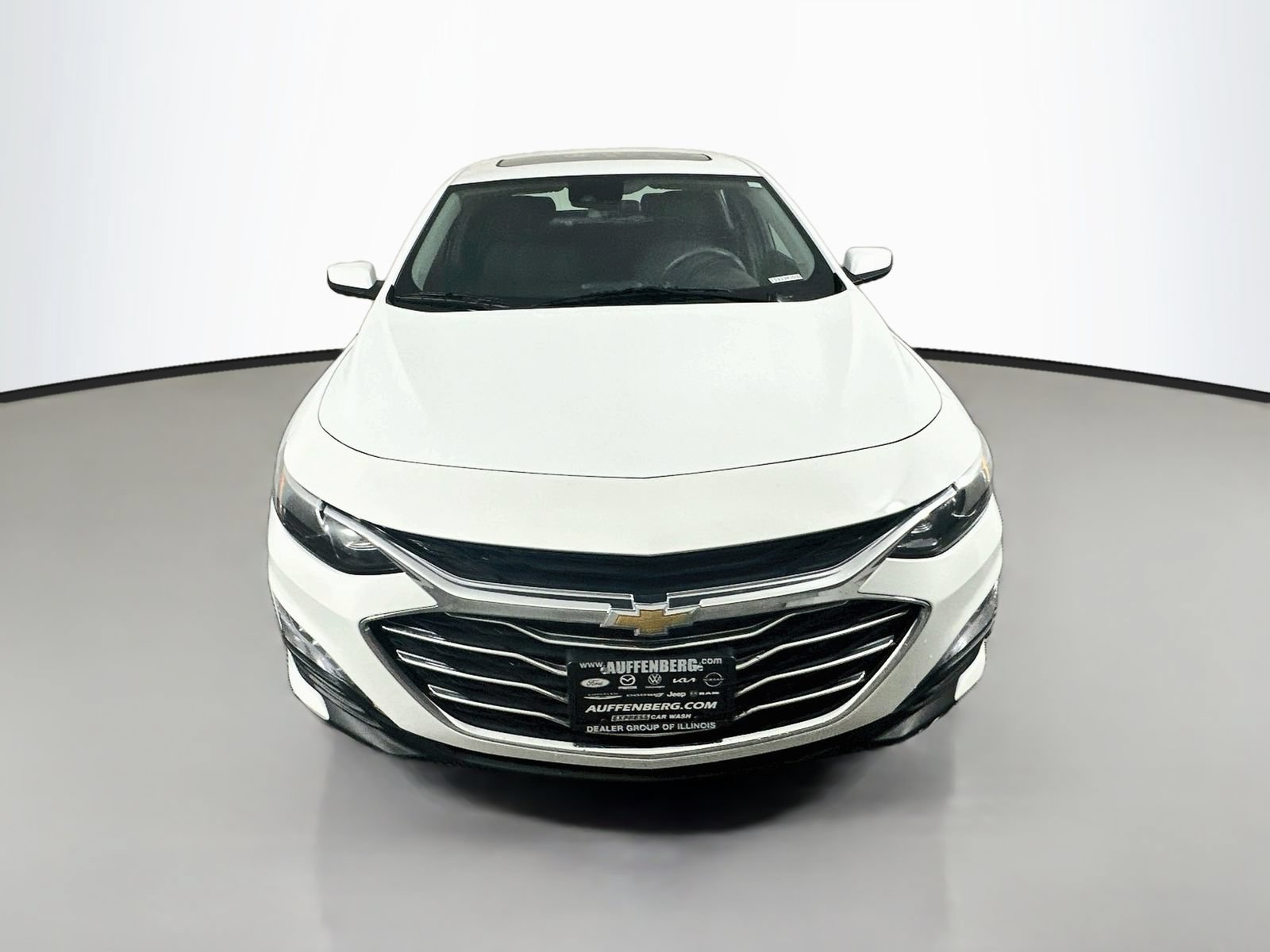 Used 2023 Chevrolet Malibu LT FWD image 2