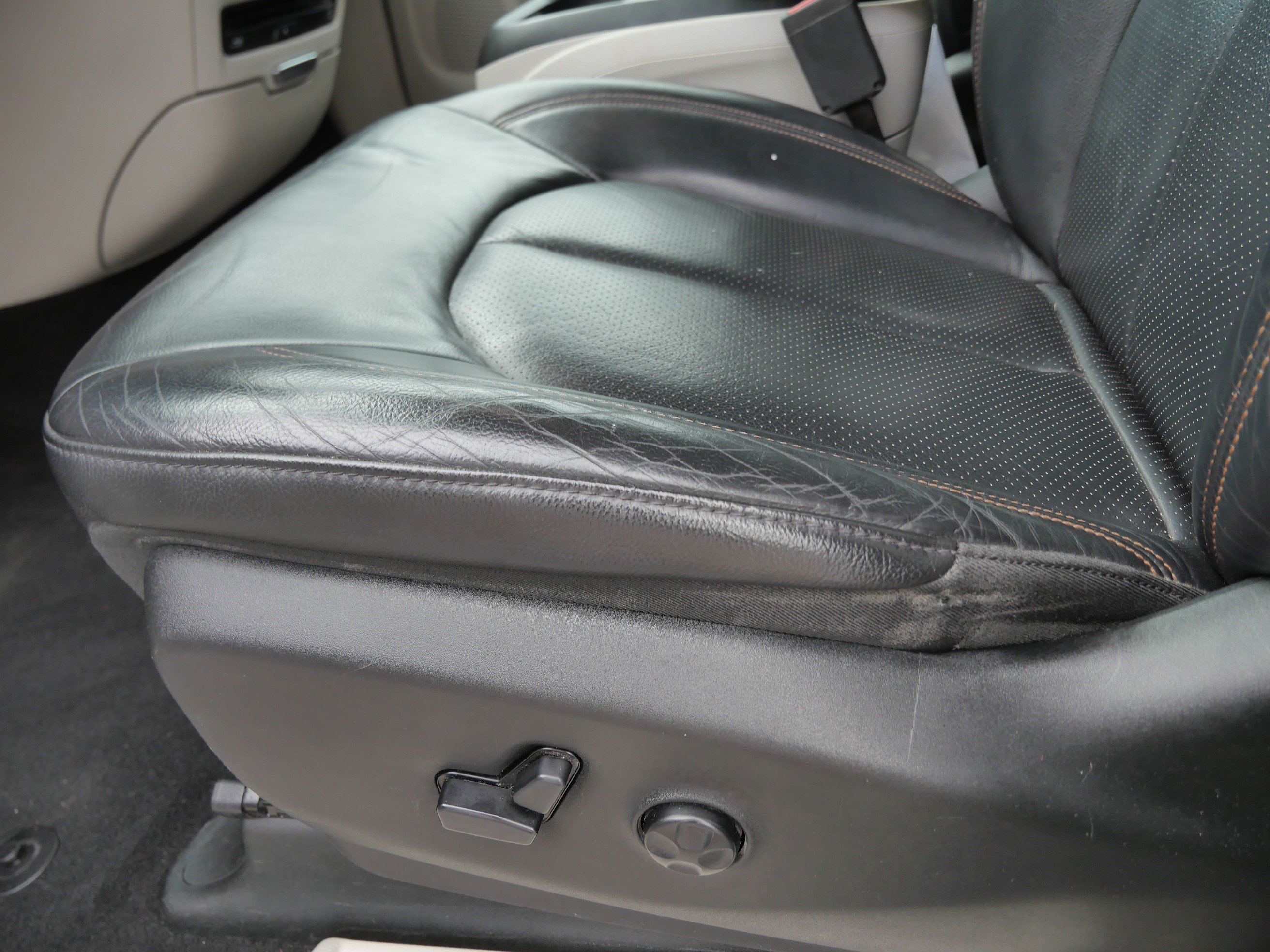 Used 2018 Chrysler Pacifica Touring-L Plus FWD image 21
