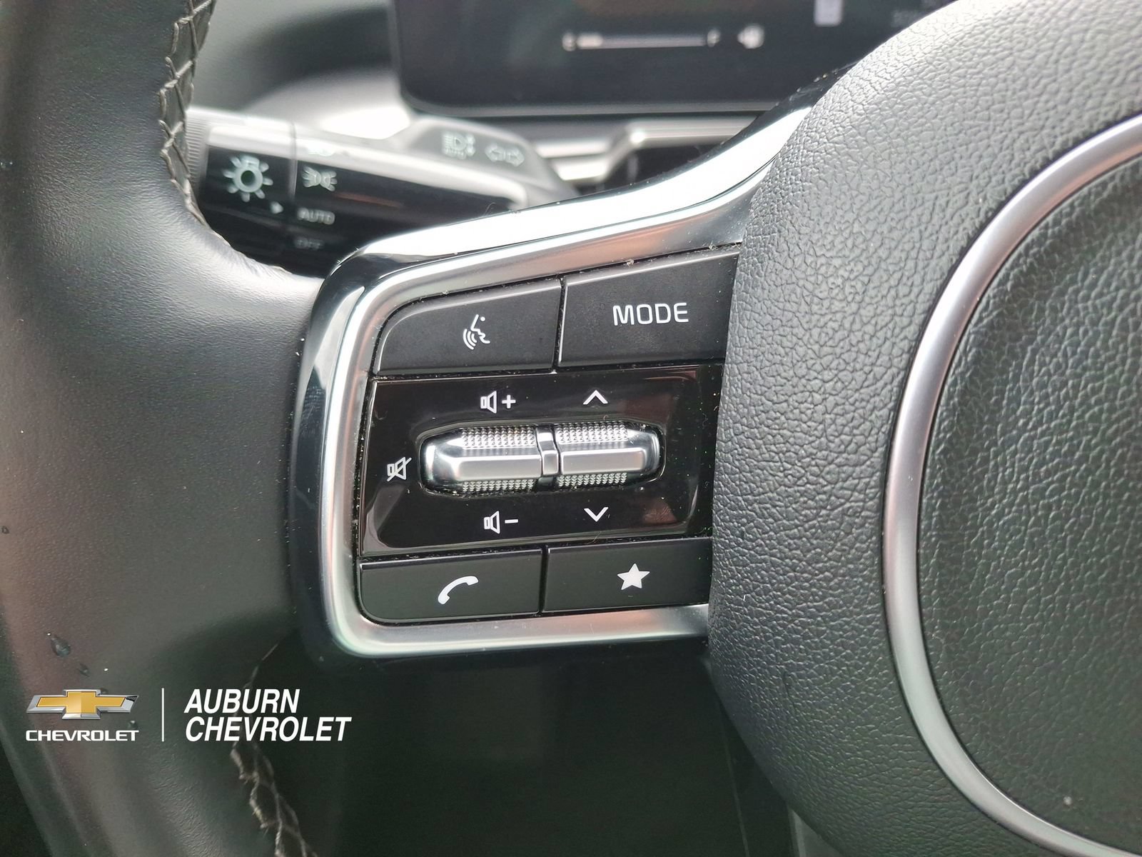 Used 2024 Kia Sorento S AWD/4WD image 13