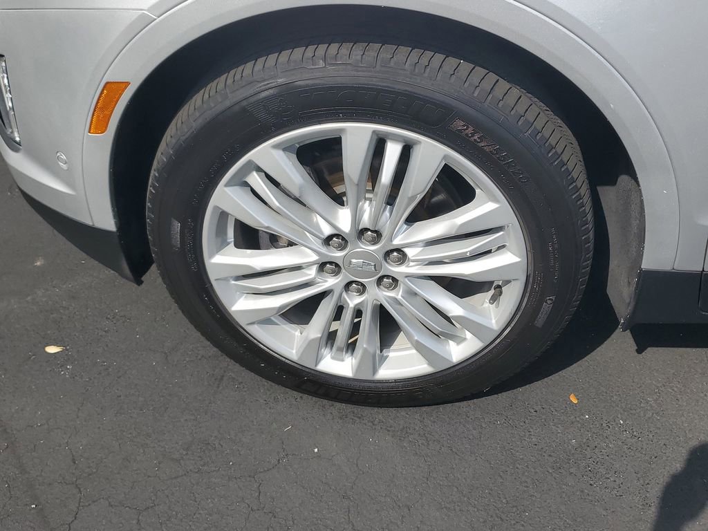 Used 2019 Cadillac XT5 Premium Luxury w/ Driver Assist Package image 11