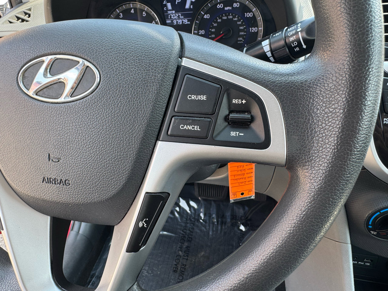 Used 2013 Hyundai Accent GLS w/ Premium Pkg image 27