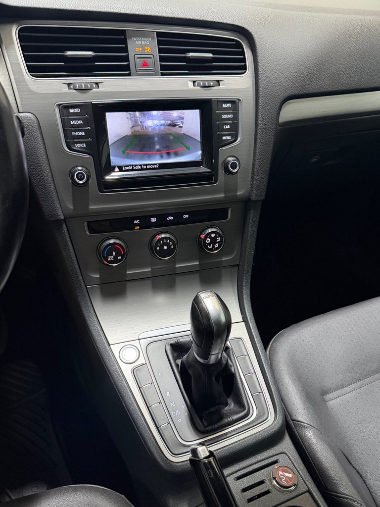 Used 2015 Volkswagen Golf TDI S FWD image 13