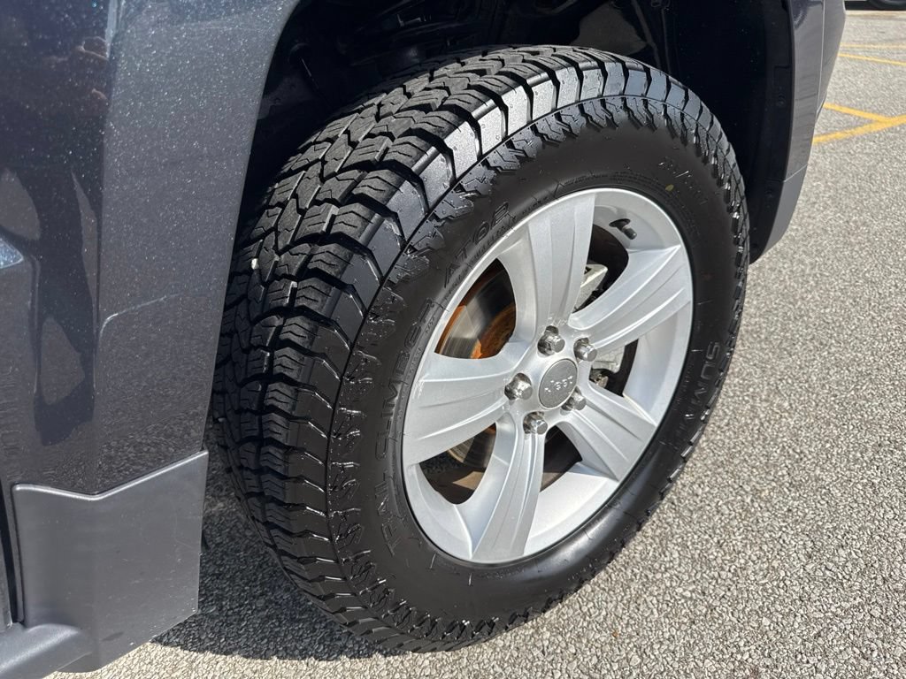Used 2014 Jeep Patriot Latitude AWD/4WD image 40