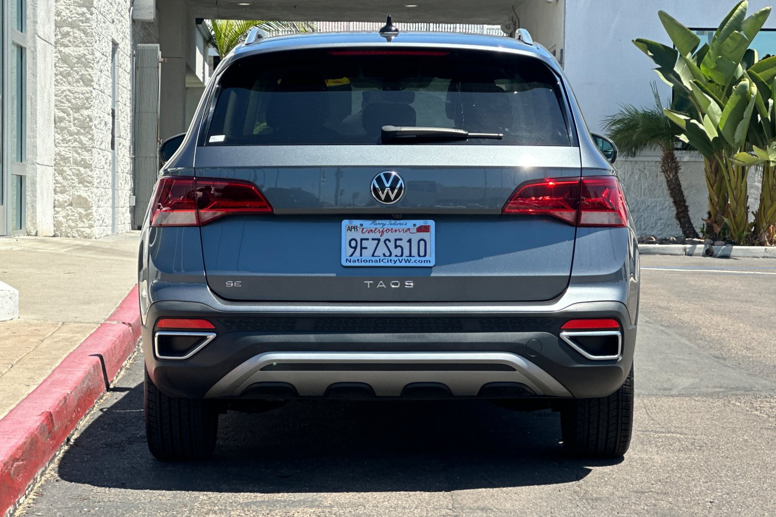 Used 2023 Volkswagen Taos SE FWD image 5