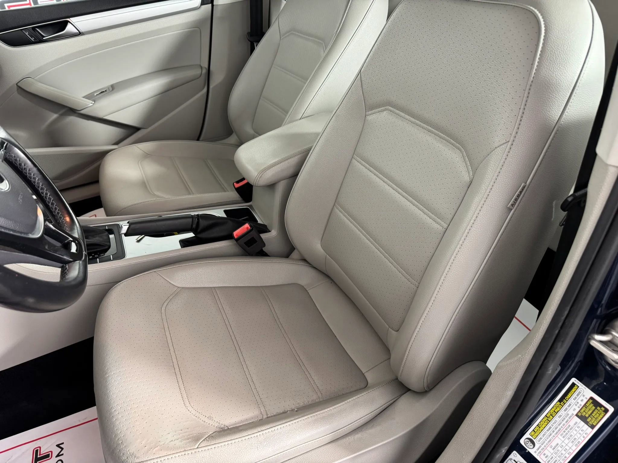 Used 2019 Volkswagen Passat 2.0T Wolfsburg w/ Wheels & Sunroof Package image 33