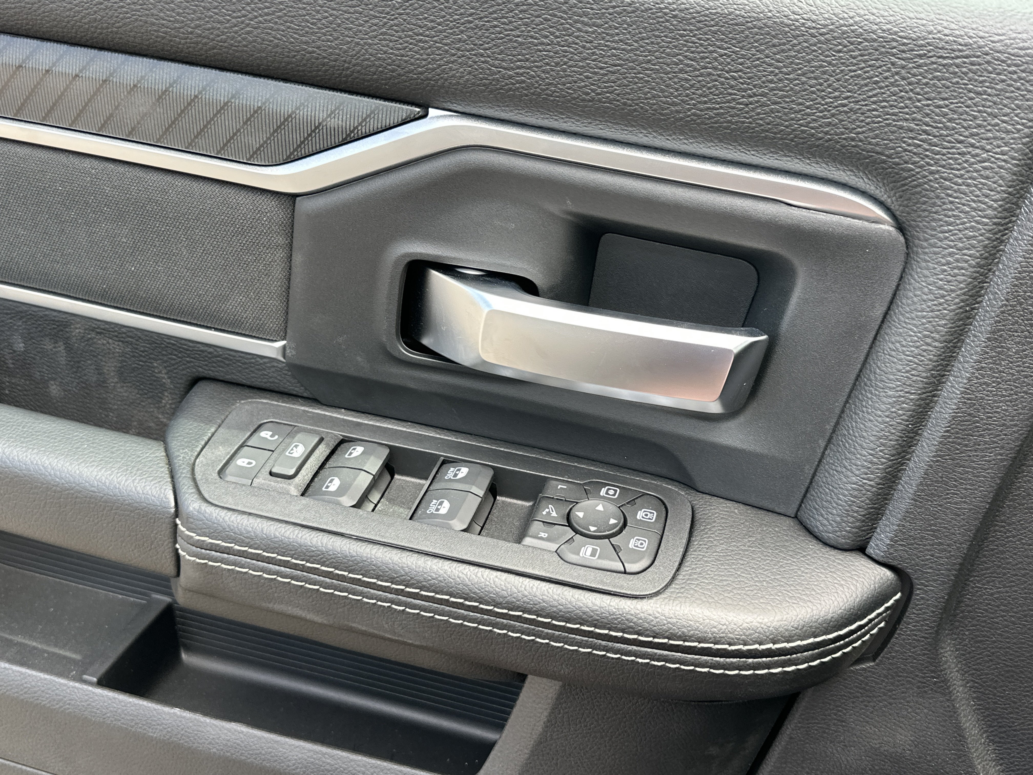 New 2026 RAM 3500 Big Horn AWD/4WD image 14