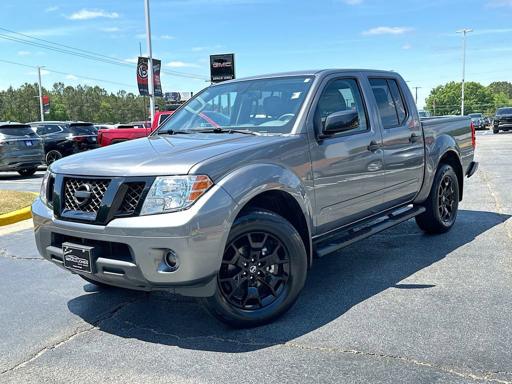 Used 2021 Nissan Frontier SV w/ Midnight Edition Floor Mats AWD/4WD image 2