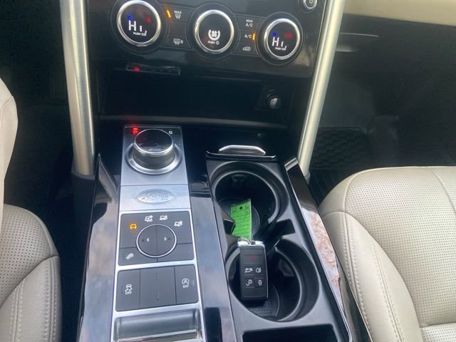 Used 2019 Land Rover Discovery HSE image 26