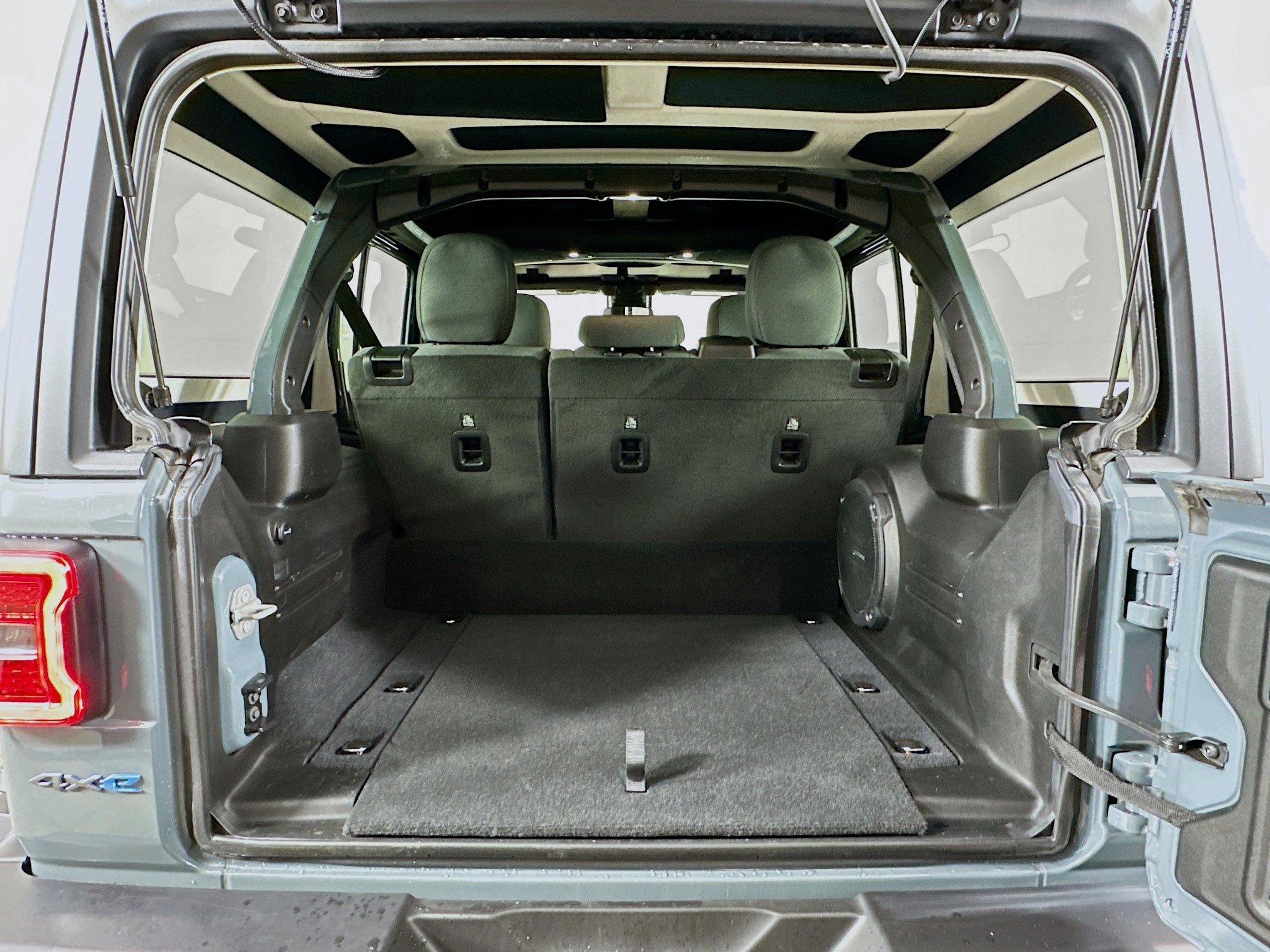 Used 2024 Jeep Wrangler Willys image 27