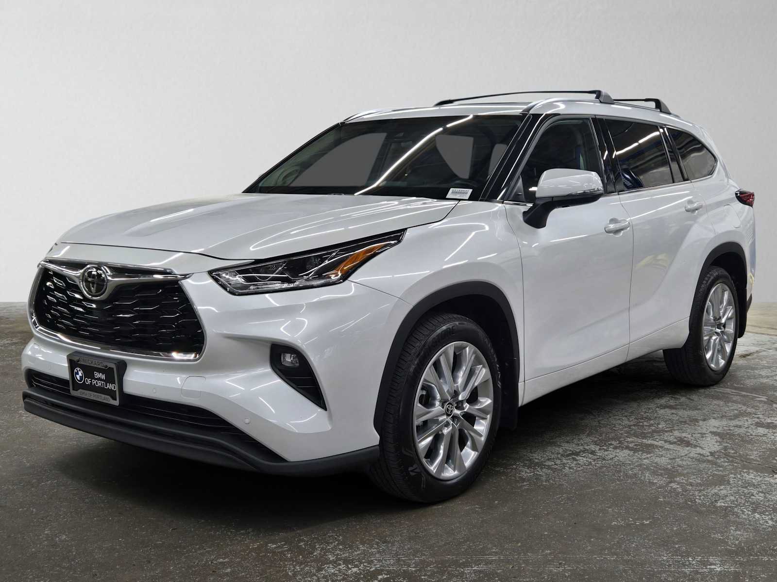 Used 2022 Toyota Highlander Limited AWD/4WD image 7