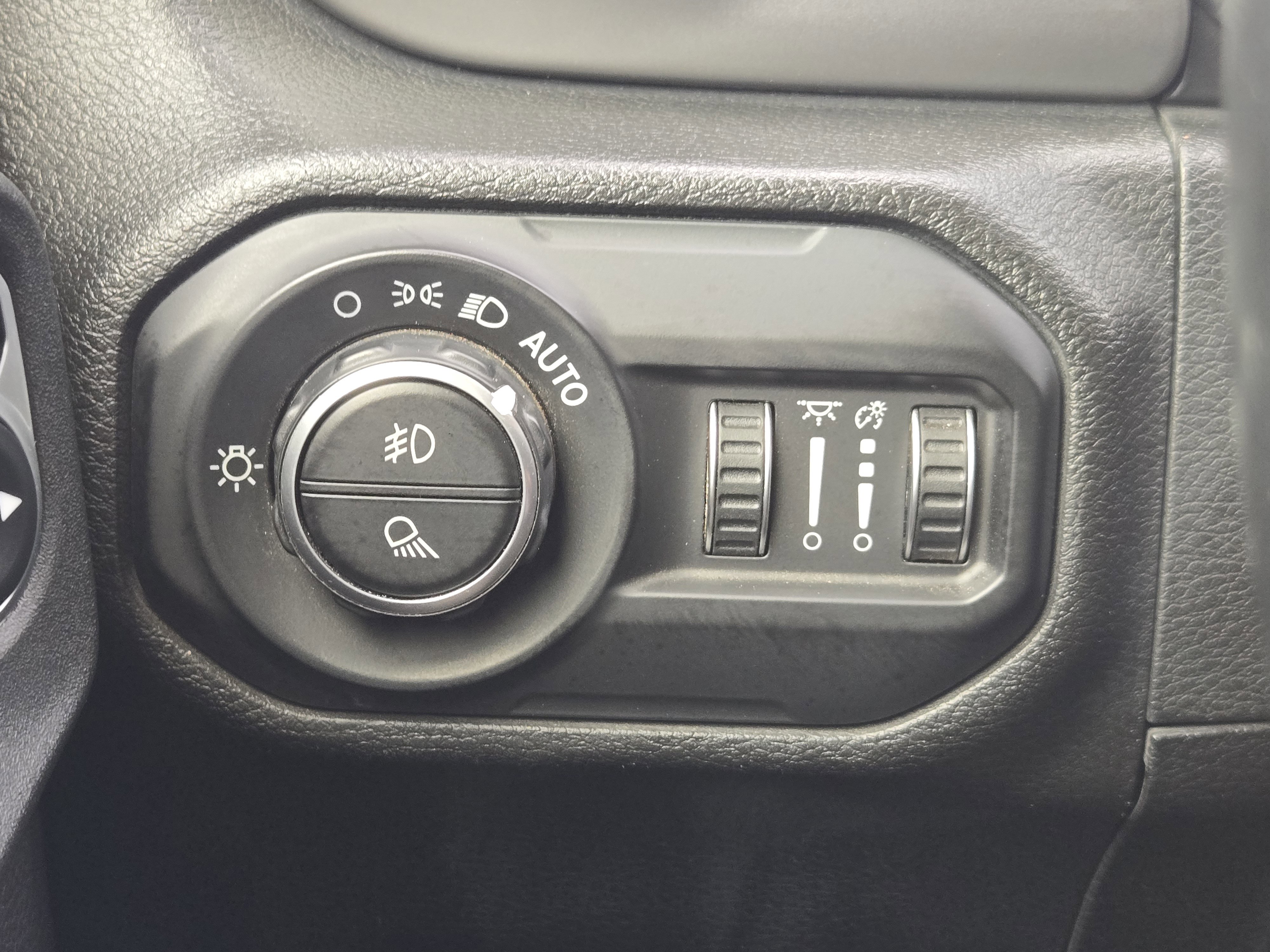 Used 2021 Jeep Gladiator Rubicon image 25