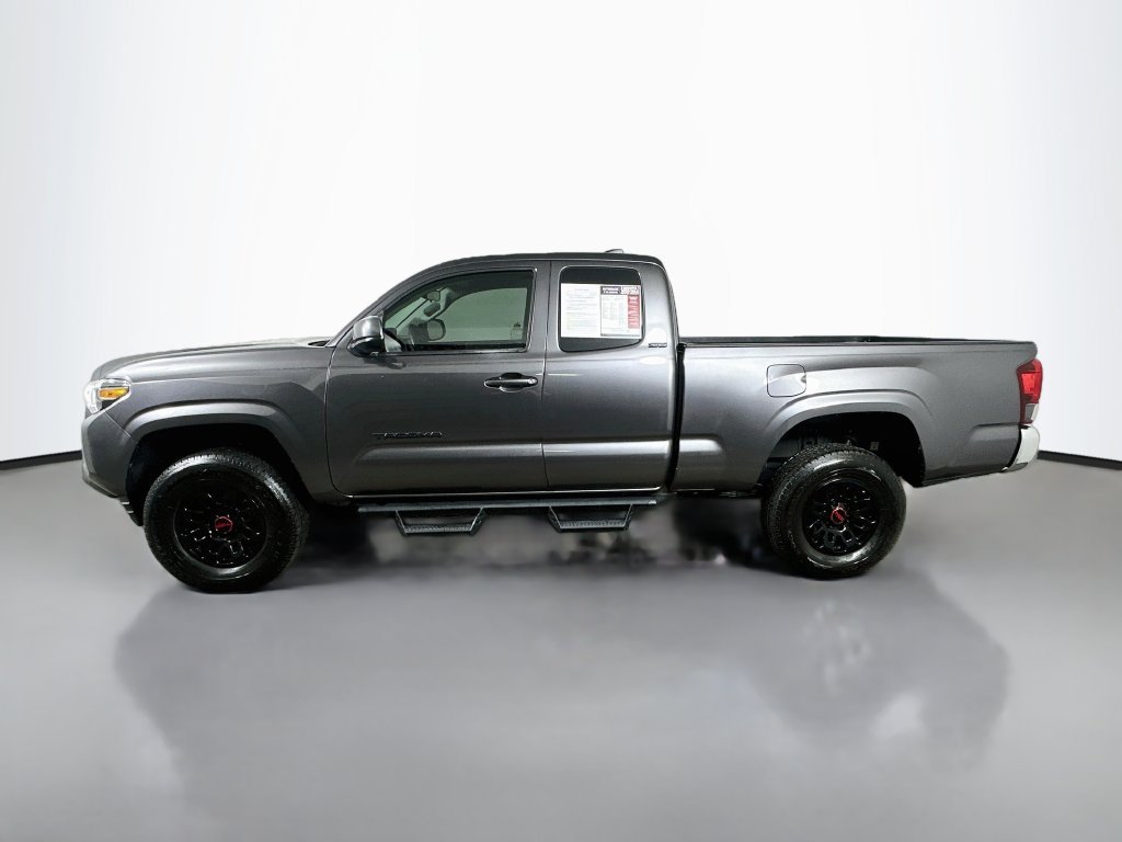 Used 2022 Toyota Tacoma SR5 RWD image 5