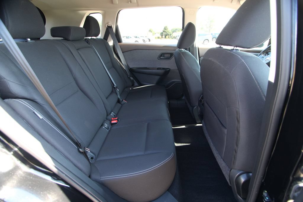 Used 2023 Nissan Rogue S AWD/4WD image 9