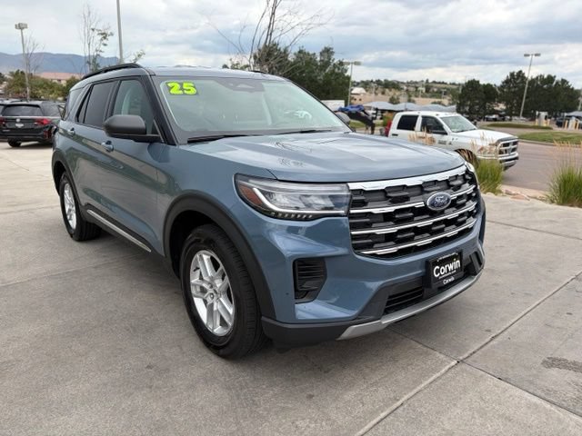 Used 2025 Ford Explorer Active AWD/4WD image 33