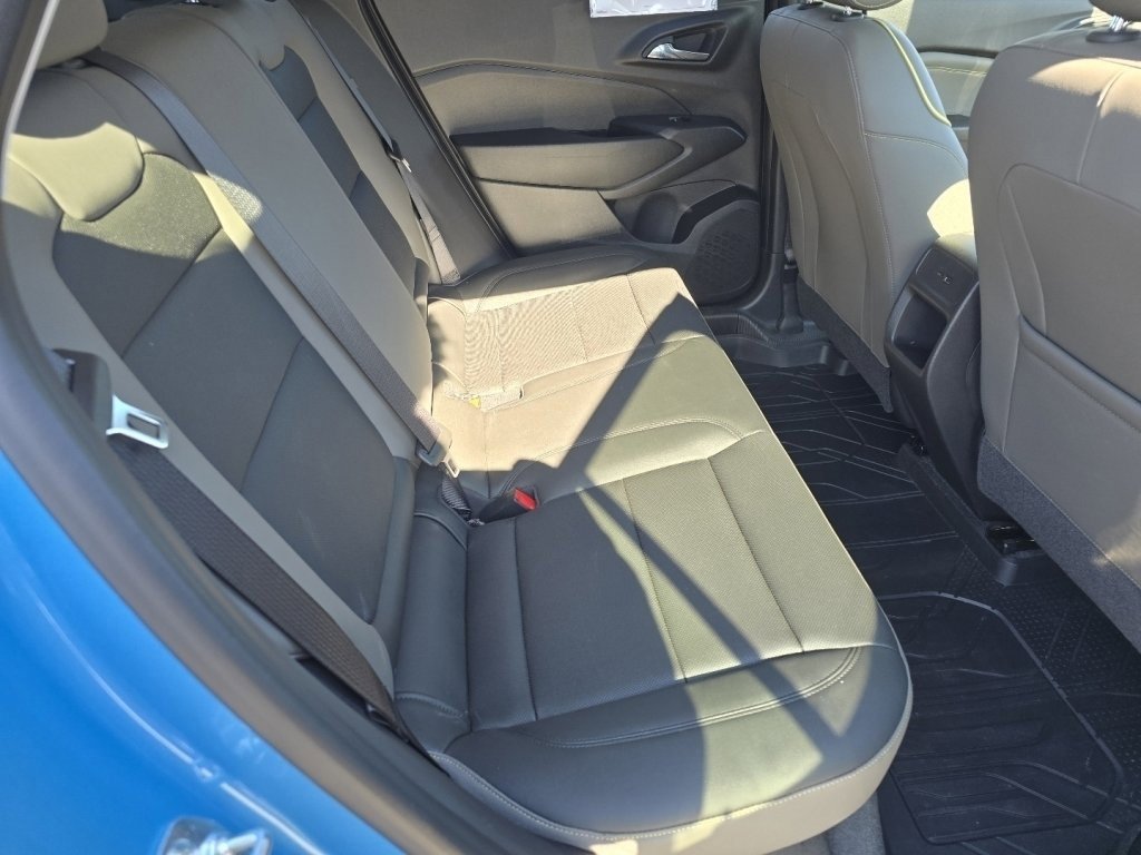 Used 2025 Chevrolet Trax ACTIV w/ Sunroof Package image 17