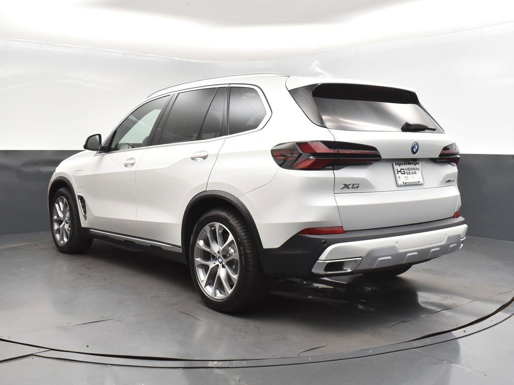 New 2026 BMW X5 xDrive50e image 5