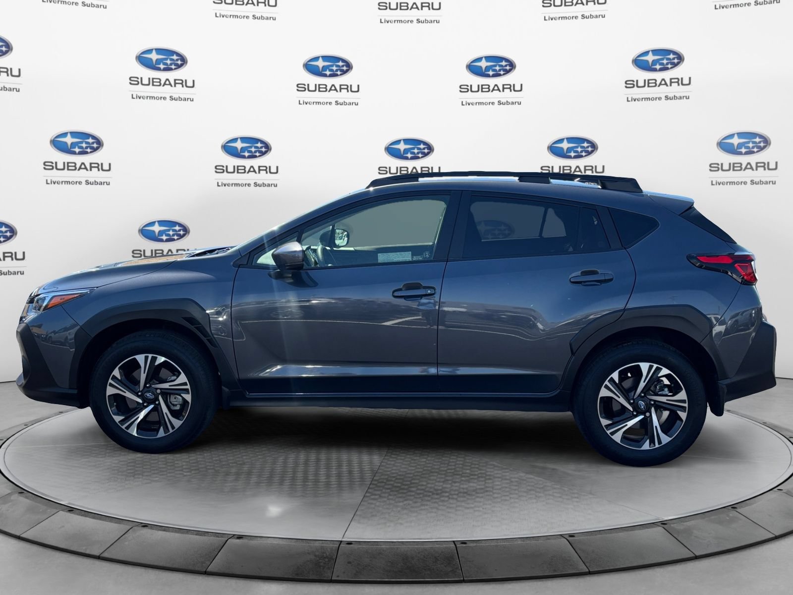 Used 2025 Subaru Crosstrek 2.5i Premium AWD/4WD image 2